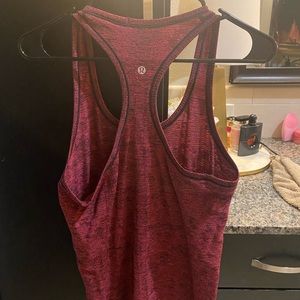 Lululemon swiftly tech tank - maroon printed